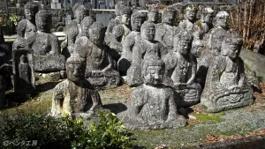 表情もさまざま、白洲正子も度々訪れた鵜川四十八体石仏群〜滋賀県カメラ散歩